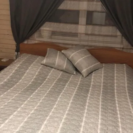 біля комори Guest house