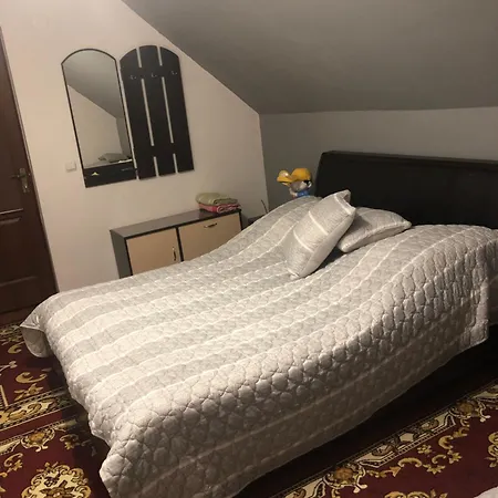 біля комори Guest house