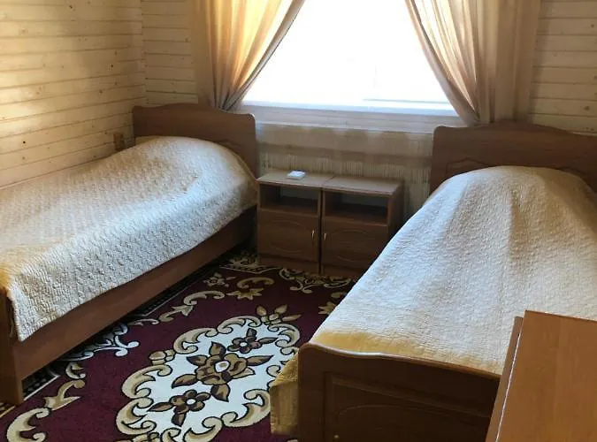 біля комори * Pilipets