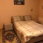 біля комори * Pilipets