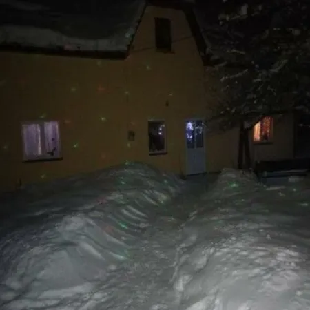біля комори Gasthof *